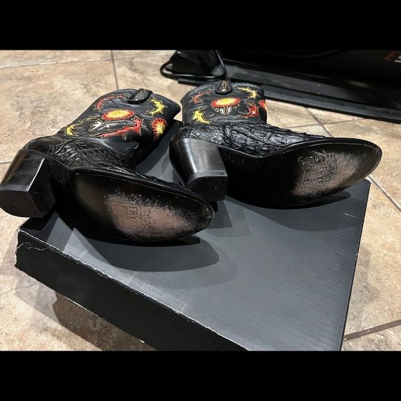 Frye-10- Fit like a 9–Hope Alligator Boots- Like 🆕 - Picture 8 of 9